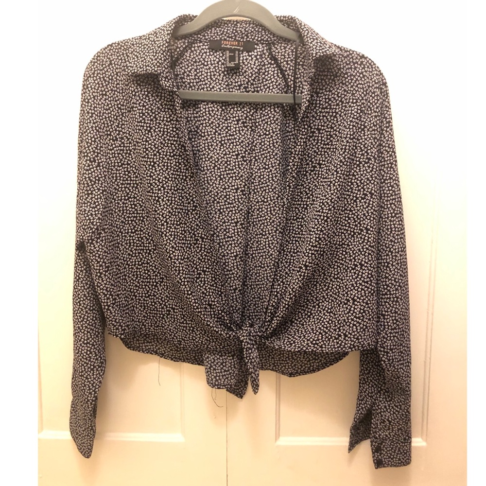 Collared B&W bellybutton tie top
